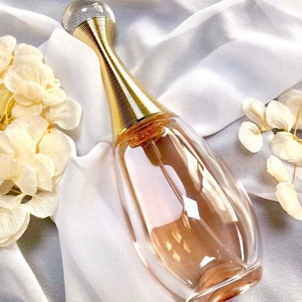 
                  
                    J´ADORE EAU DE PARFUM CHRISTIAN DIOR
                  
                