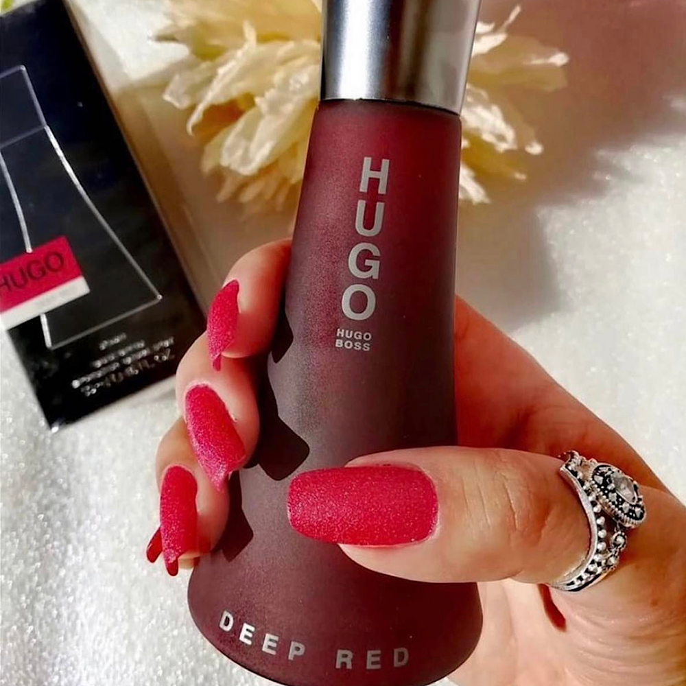 
                  
                    DEEP RED HUGO BOSS
                  
                